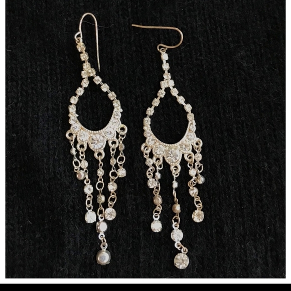 Cache Earrings with FREE matching Necklace